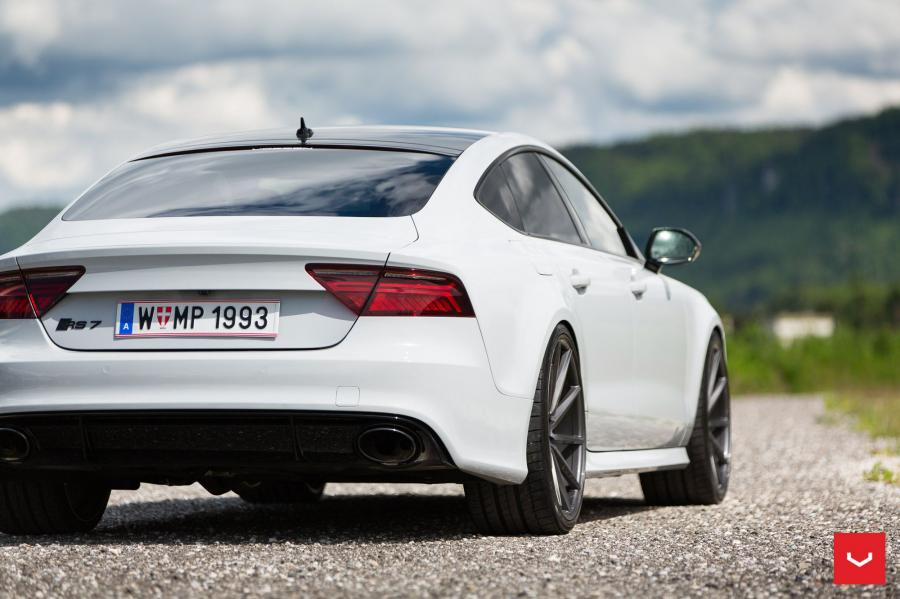  Audi RS7 Sportback on Vossen Wheels (CVT) 2017 года  (фото 10 из 52)